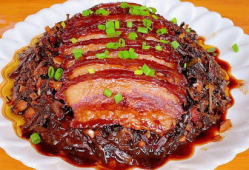 梅菜扣肉怎么做视频,家常美味，步骤详解